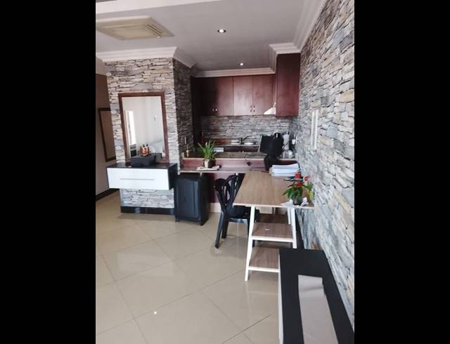 1 BEDROOM PROPERTY TO RENT IN POINT WATERFRONT